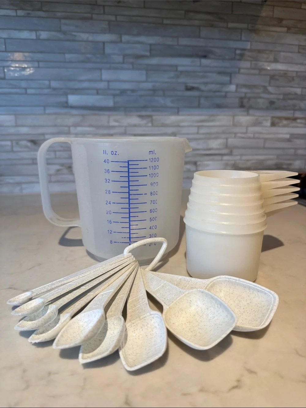 Vintage Tupperware Measuring Cup with Measuring Spoons & Cups - Picture 2 of 8
